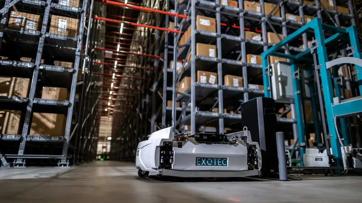 Cận cảnh robot kho bãi Exotec Skypod tích hợp LiDAR định vị 3D.