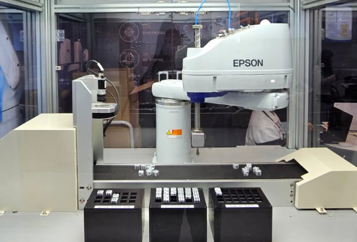 Đánh giá năng lực thực chiến và Bản mô tả công việc nhặt-đặt của Robot SCARA Epson GX8 trên dây chuyền