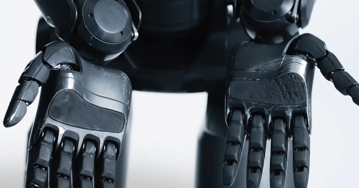 Nhược điểm Figure 02 khi dùng tay gắp đặt để linh kiện kim loại với yêu cầu dung sai dưới 5 milimet gây ra tỷ lệ lỗi.