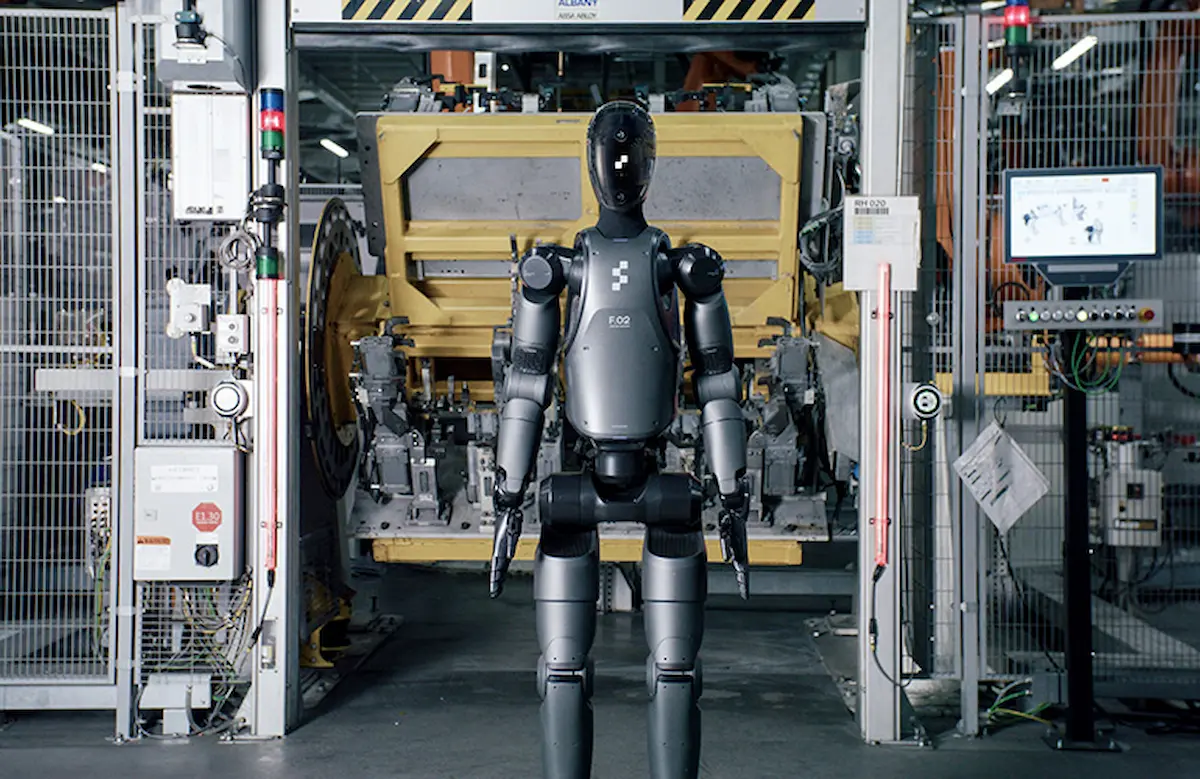 Nhược điểm tích hợp hệ thống phần mềm trung gian giữa ROS 2 của Figure 02 và ERP mạng 5G làm đội chi phí OPEX.