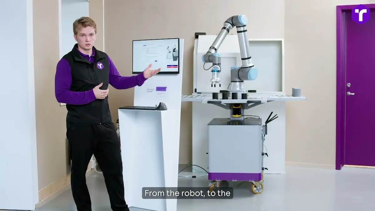 Người vận hành giới thiệu nền tảng kỹ năng robot Acteris thay thế lập trình thủ tục.