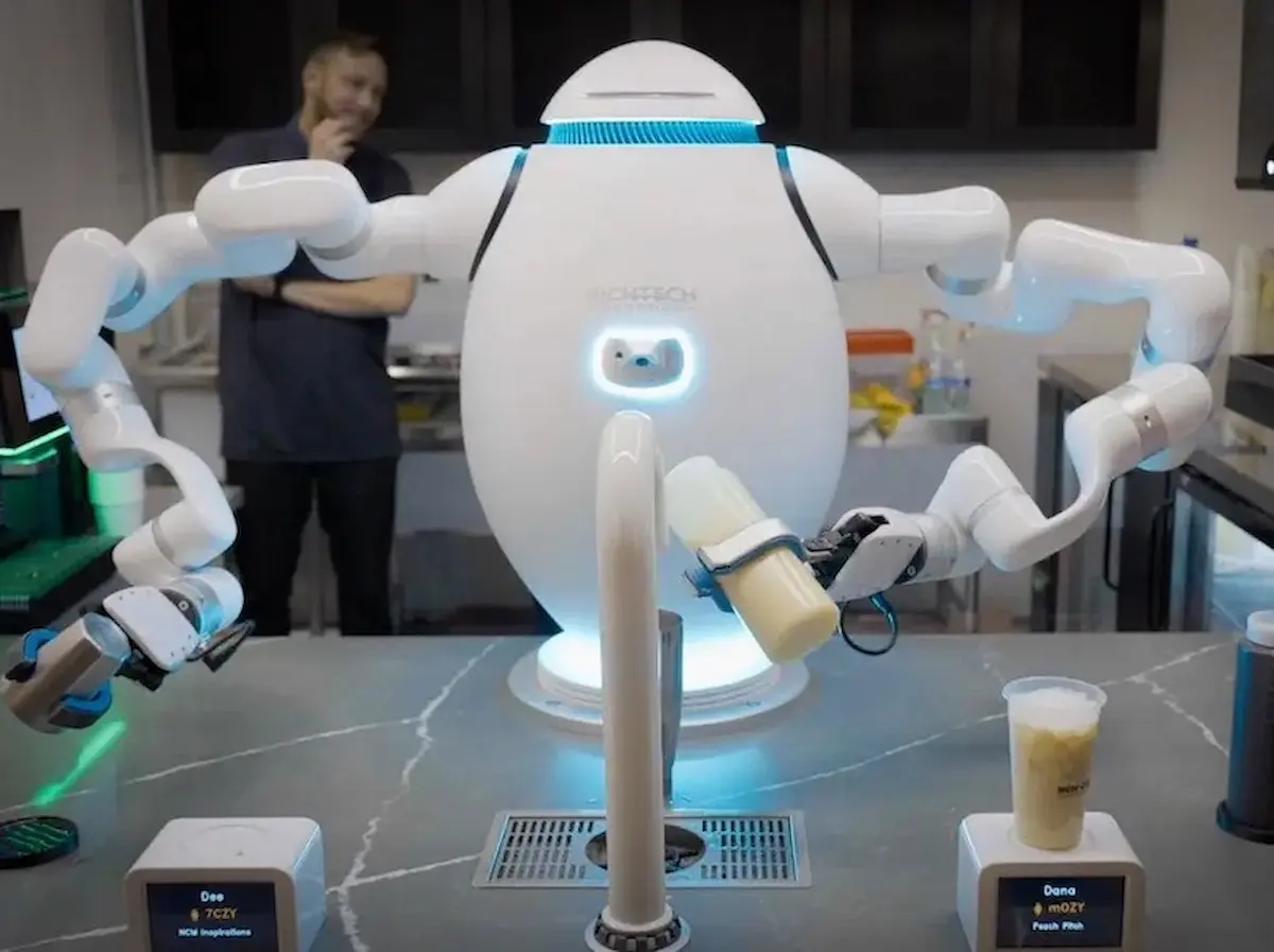 Đánh giá chi phí đầu tư CAPEX và khả năng tích hợp phần cứng của robot ADAM.