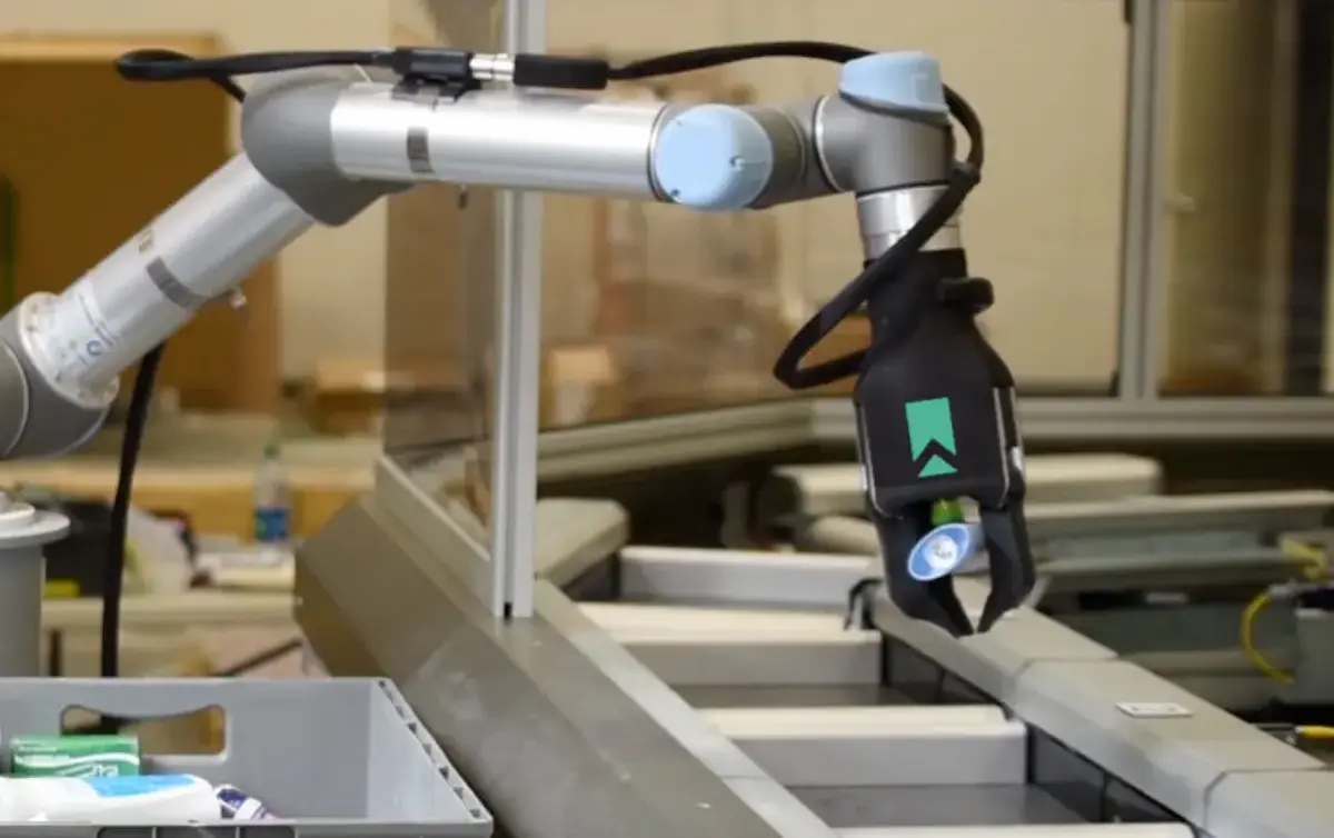 Đánh giá độ trễ xử lý AI và năng suất thị giác máy tính của lõi AI robot RightPick khi đối mặt với các kịch bản điểm mù dữ liệu tại trạm phân loại.