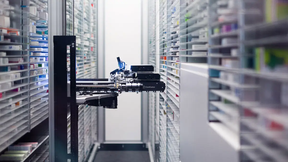 Cận cảnh ngàm kẹp chữ V trên tay gắp EOAT của phần cứng BD Rowa Vmax chịu tải trọng 1000g