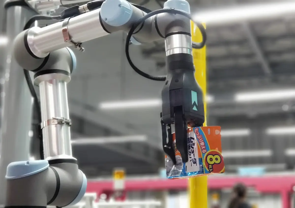 Phân tích nhược điểm tay gắp lai của robot RightPick khi phải xử lý các loại bao bì lỏng lẻo hoặc vật phẩm có trọng tâm lệch.